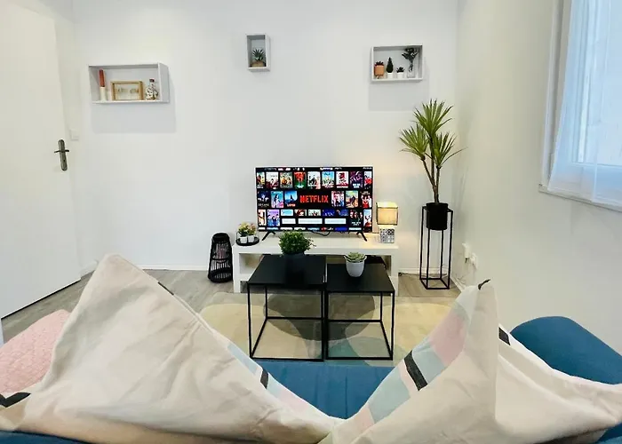 Cosy Sablons Апартаменты *